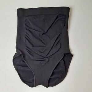 Skims ladies hi maternity shapewear